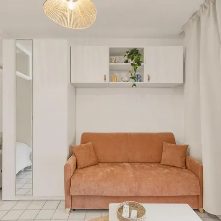 Apartment Climatise A 1 Min De La *